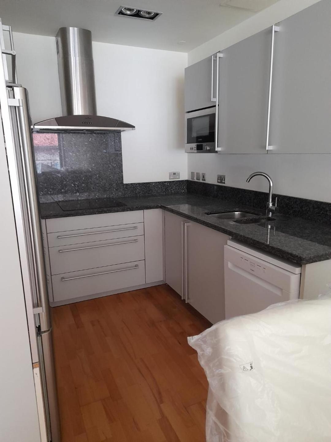 גיברלטר Three Bedroom Flat At Ocean Village מראה חיצוני תמונה